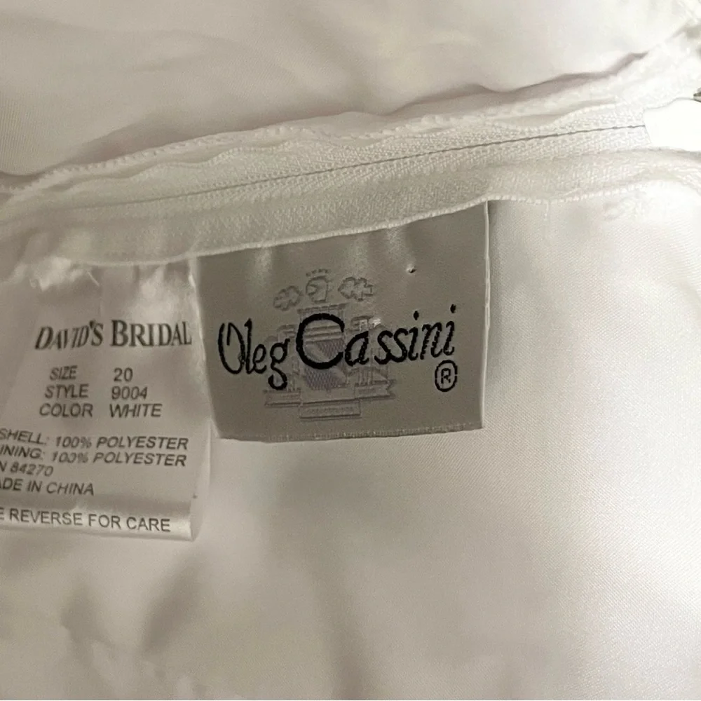 Oleg Cassini Wedding Gown Size 20 - Picture 7 of 12